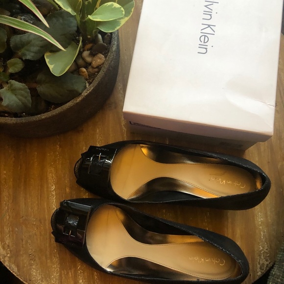 Calvin Klein wedge black shoes. - Picture 5 of 11